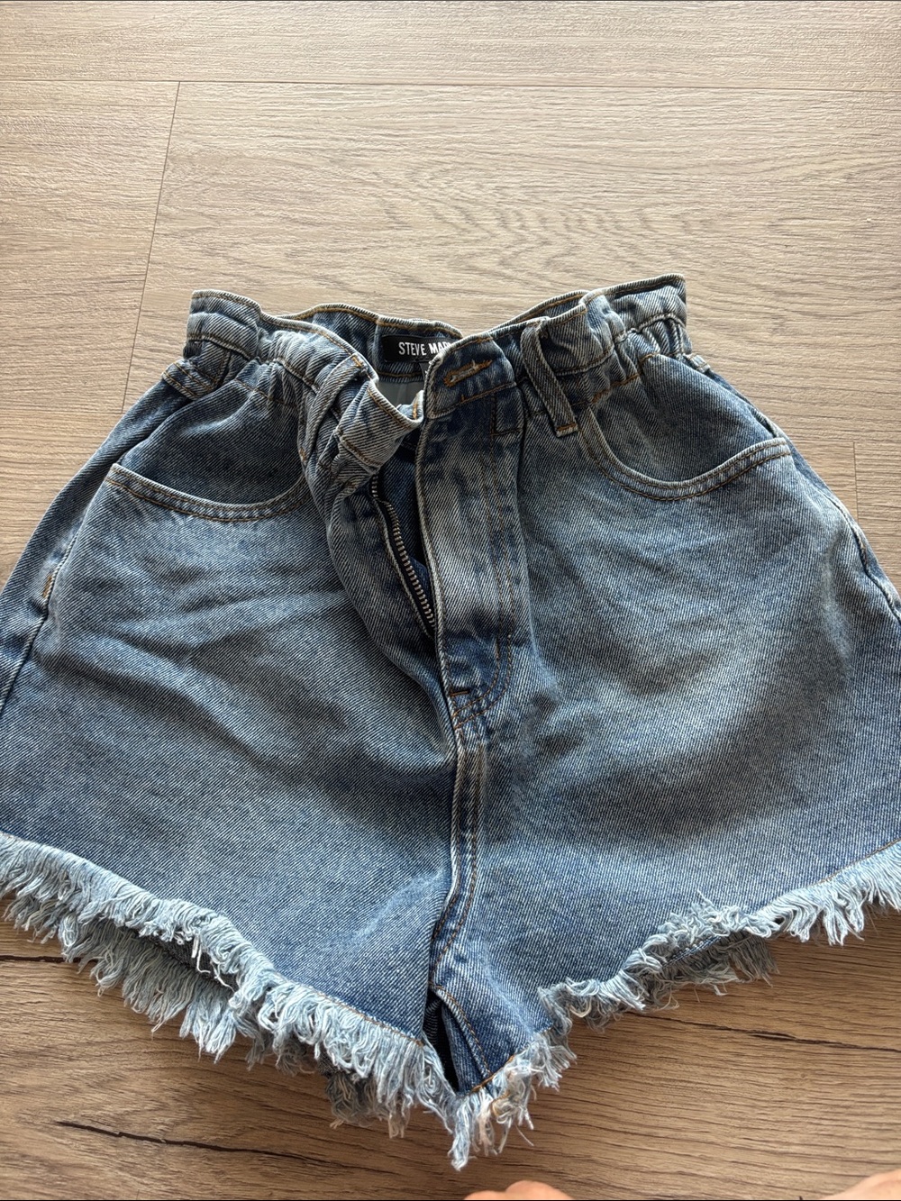 Steve Madden Medium Blue High-Rise Frayed Hem Denim Shorts